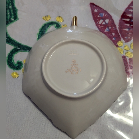 Lenox Porcelain Candy Nut Dish Bowl Handcrafted 6" Beige Japan - Picture 2 of 3